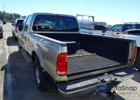 2000 Ford Super Duty F-250 Lariat/Xl/Xlt z USA, uszkodzony, nr VIN 1FTNW20F4YEE30441